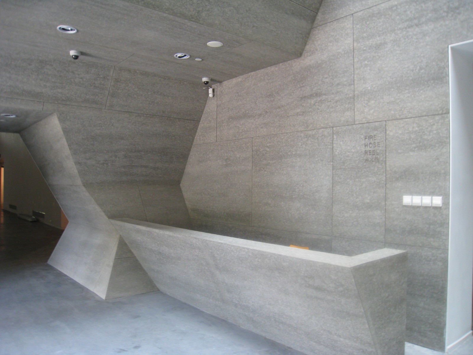 美岩木纹水泥板饰面板仿木纹