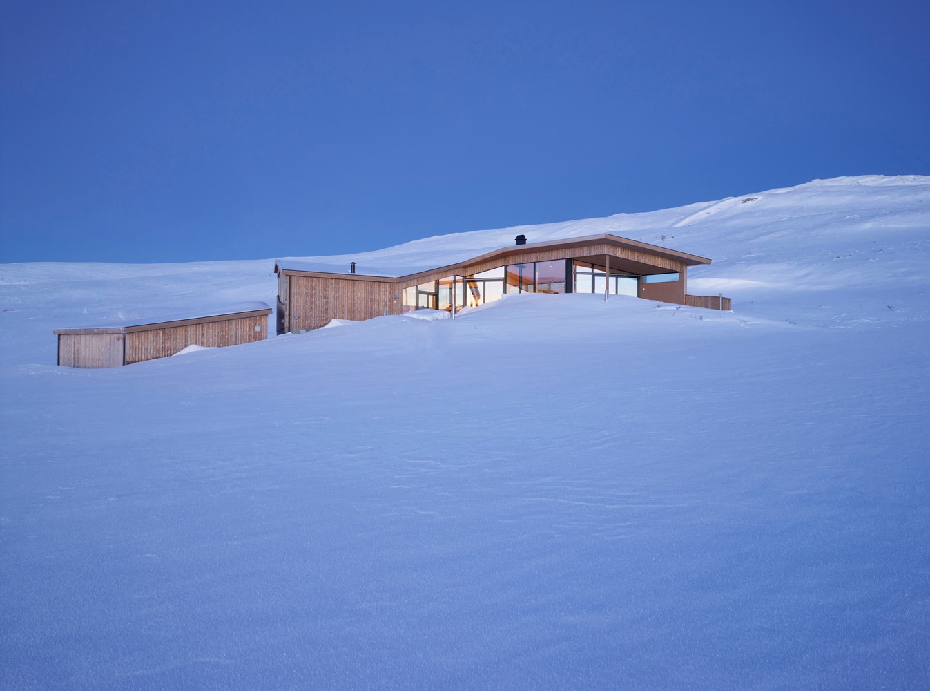 挪威雪景小木屋图片
