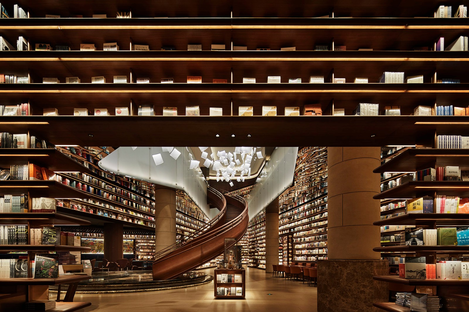 言几又西安店实现人与人,人与书,人与空间的亲和