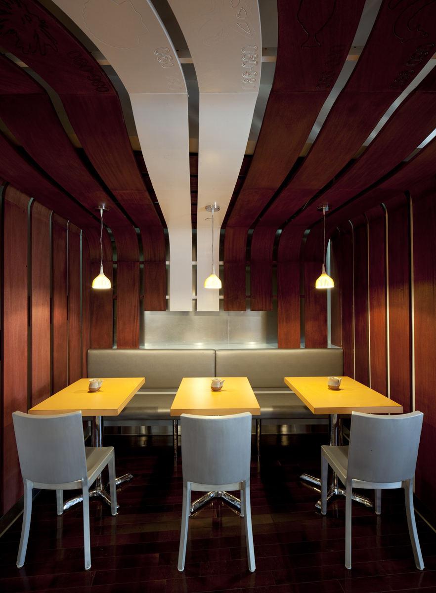 位于普林斯顿市中心的moc日本料理餐厅位于杜兰南街14号,占地2400平方