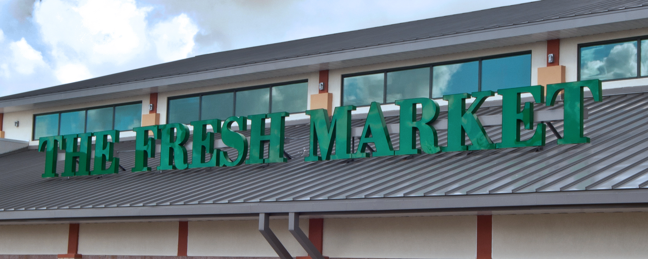 the fresh market at falls mall