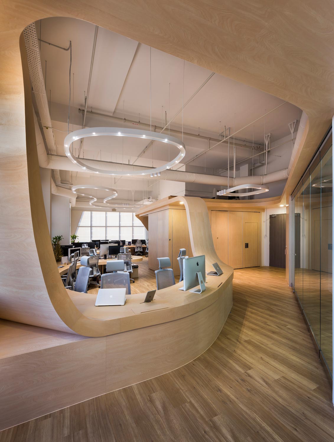 produce design an open space office of a single