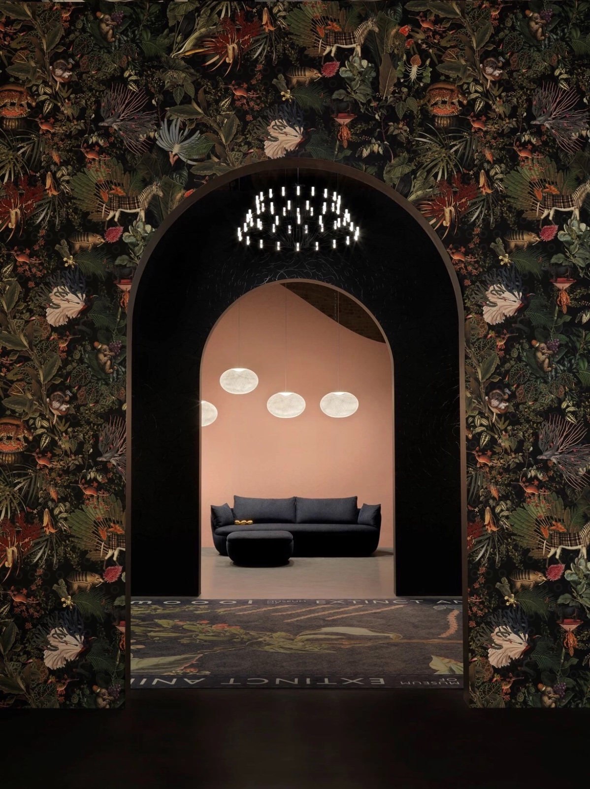 今年,moooi以一次永恒的冒险旅行的主题进军米兰展,为每个人提供了