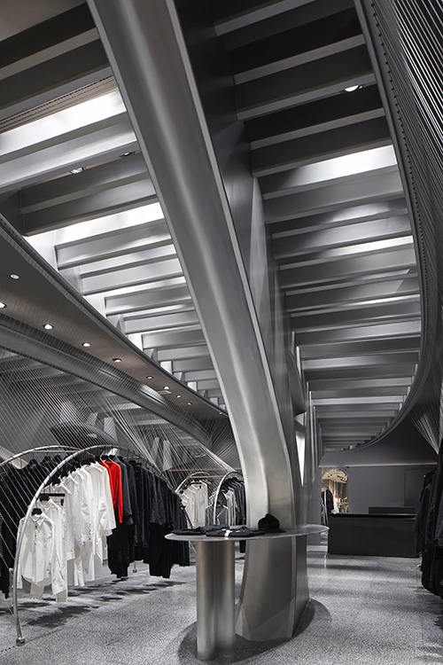 gywj己以 · 太空感十足的服装空间 yebin design