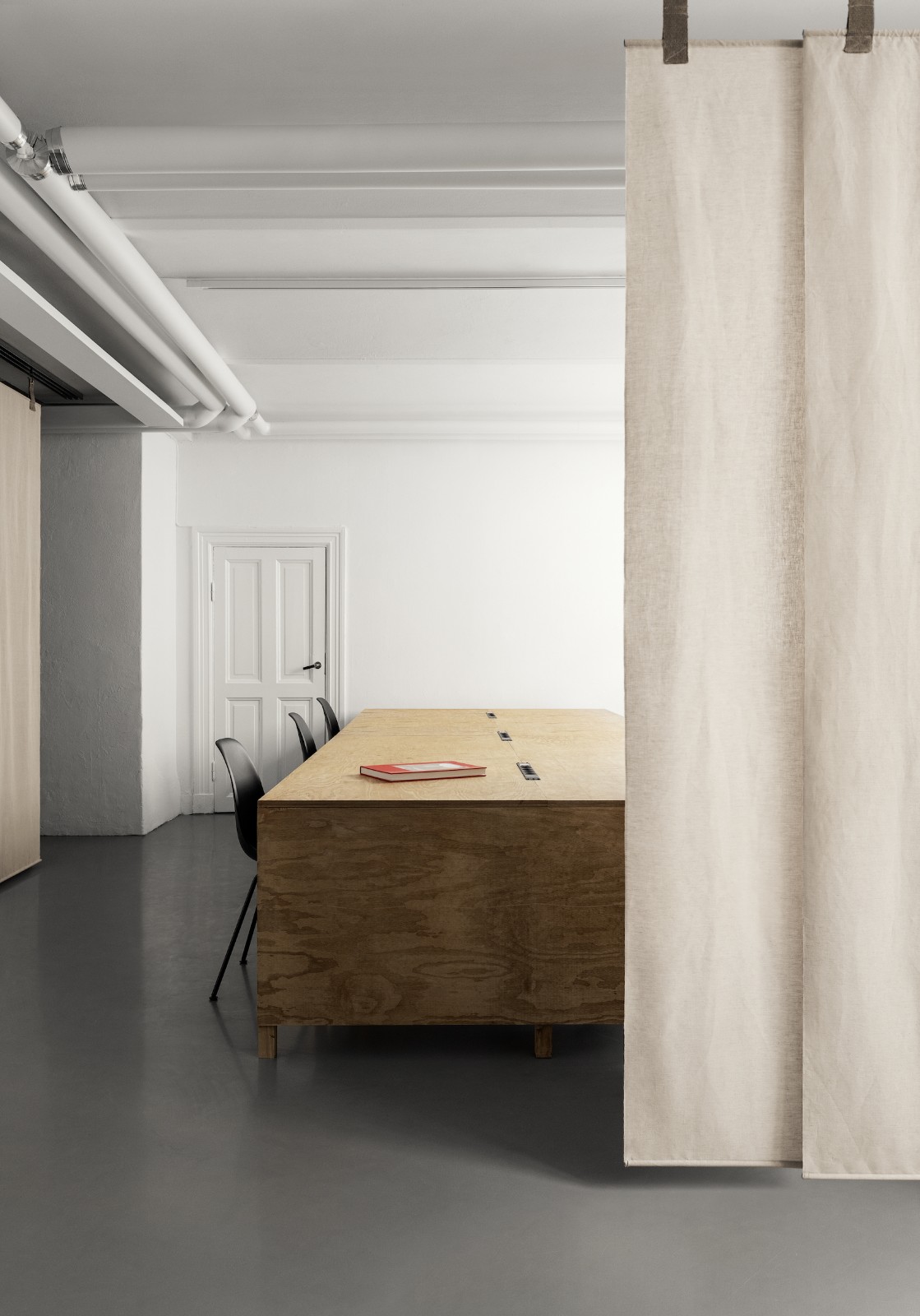 斯德哥尔摩极简主义工作室 atelier paul vaugoyeau