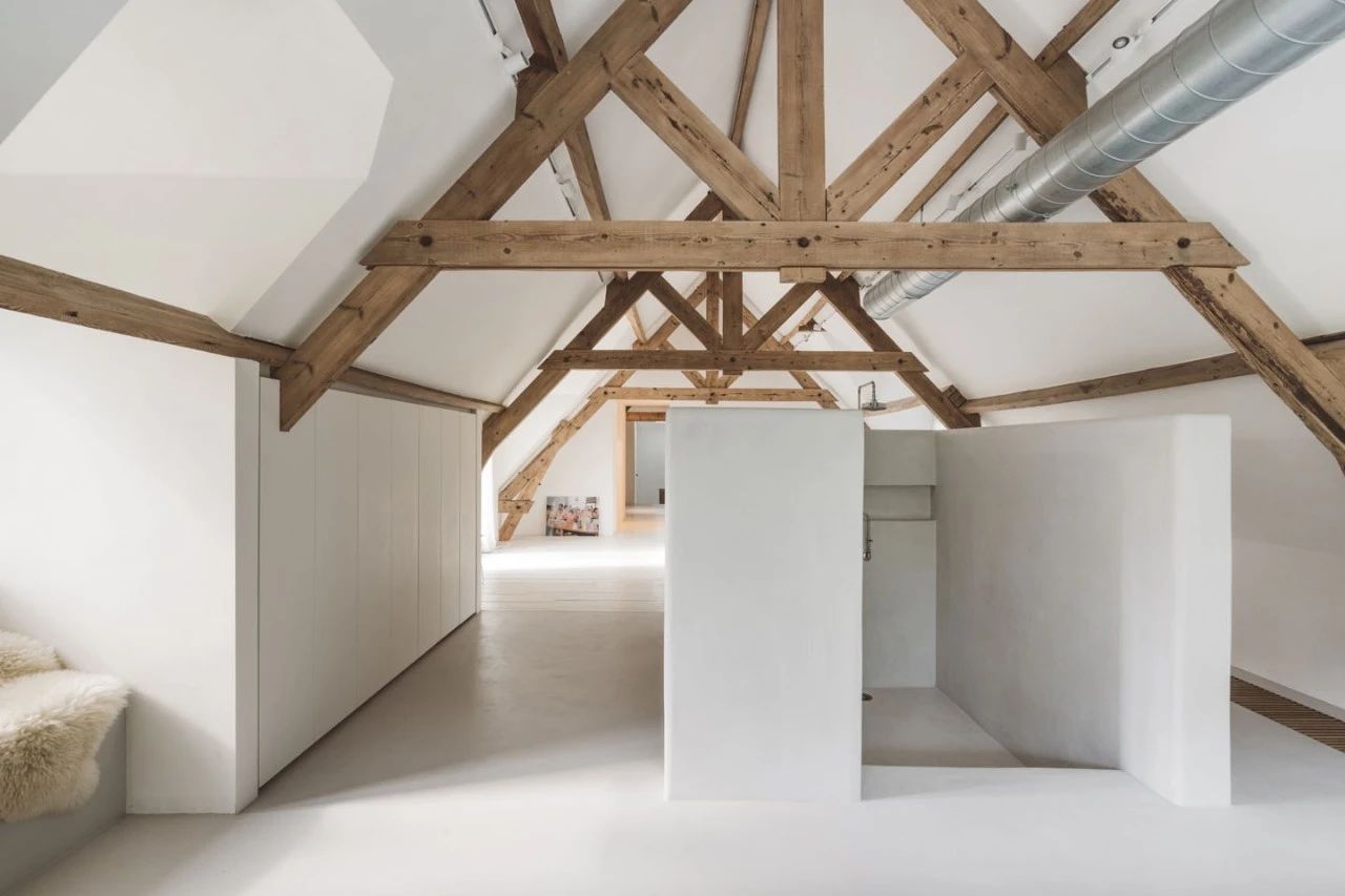 将废旧谷仓彻底改造,这才是真正的农村"豪宅"