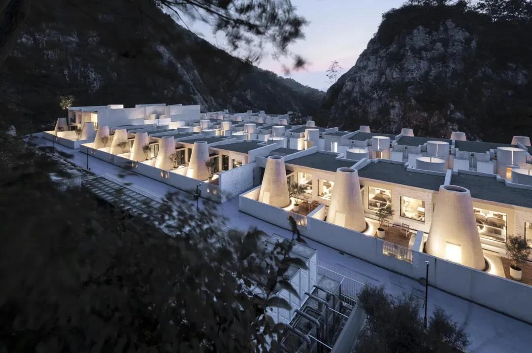 张雷新作 南京深坑酒店—矿坑石料雕琢的美学空间,是酒店也是美术馆