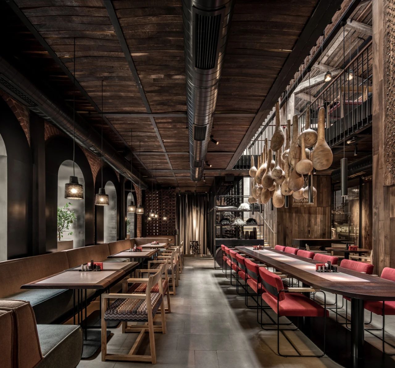 两个国外特色主题餐厅设计:风情不俗