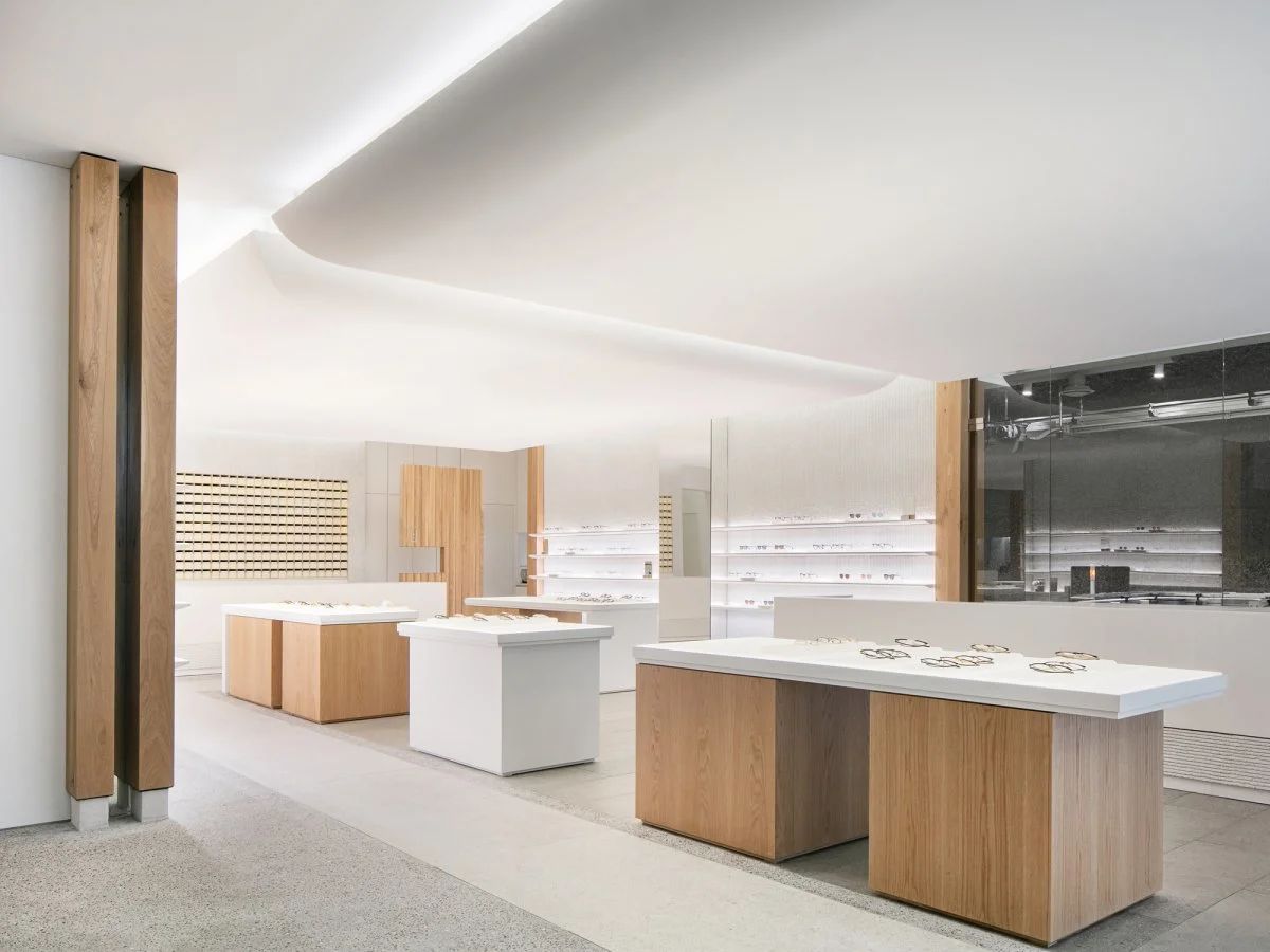 yun品牌是始于柏林的韩国眼镜品牌.